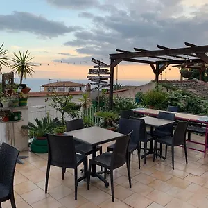 Hostal - Homstel, Taormina